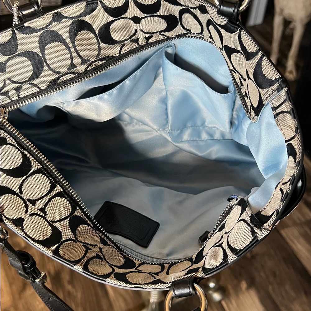 Coach Black and Gray Signature Shoulder Bag - Picture 4 of 5